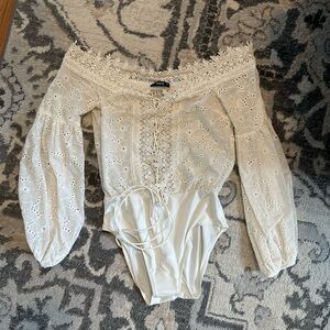 WHITE LACE BODY SUIT